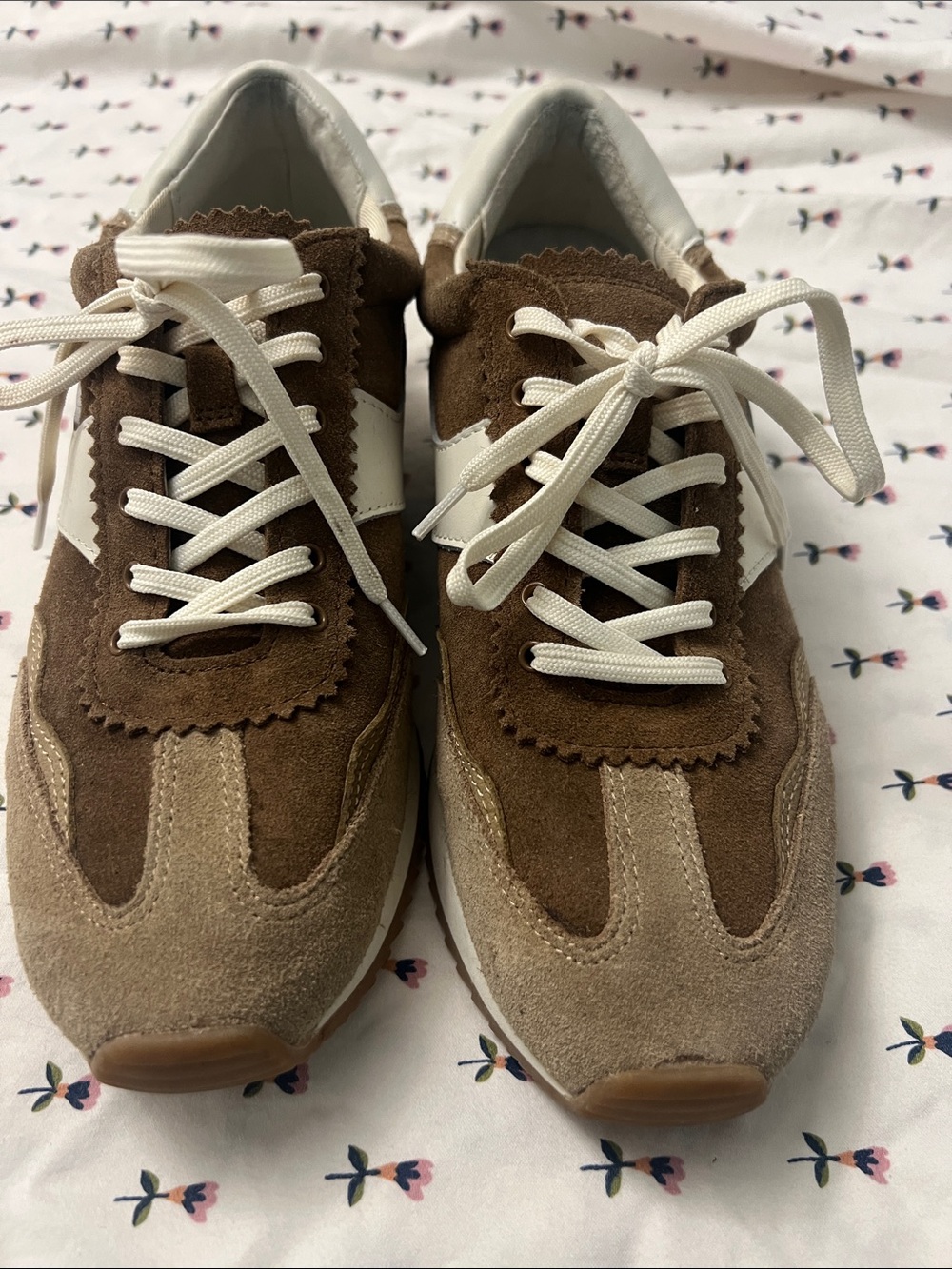 Dolce Vita DV suede brown tan cream sz 9.5 9 sneakers shoes